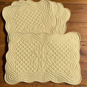 6 Quilted Placemats (soft yellow)